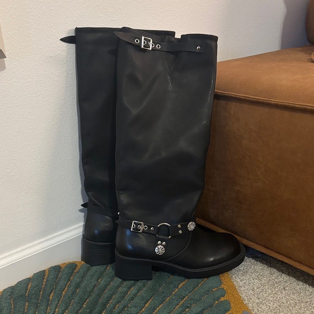 Boohoo western style Black Knee-High Boots with Buckle Detail